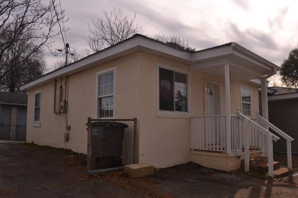 Bright And Cozy Lighthouse Cottage In Greenville Sc Екстериор снимка