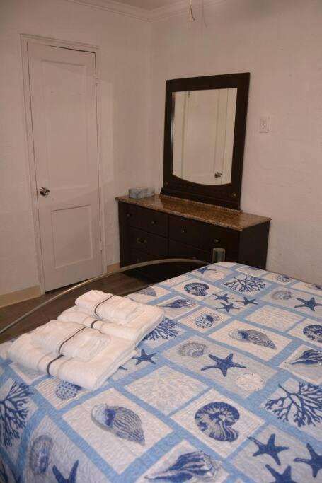 Bright And Cozy Lighthouse Cottage In Greenville Sc Екстериор снимка