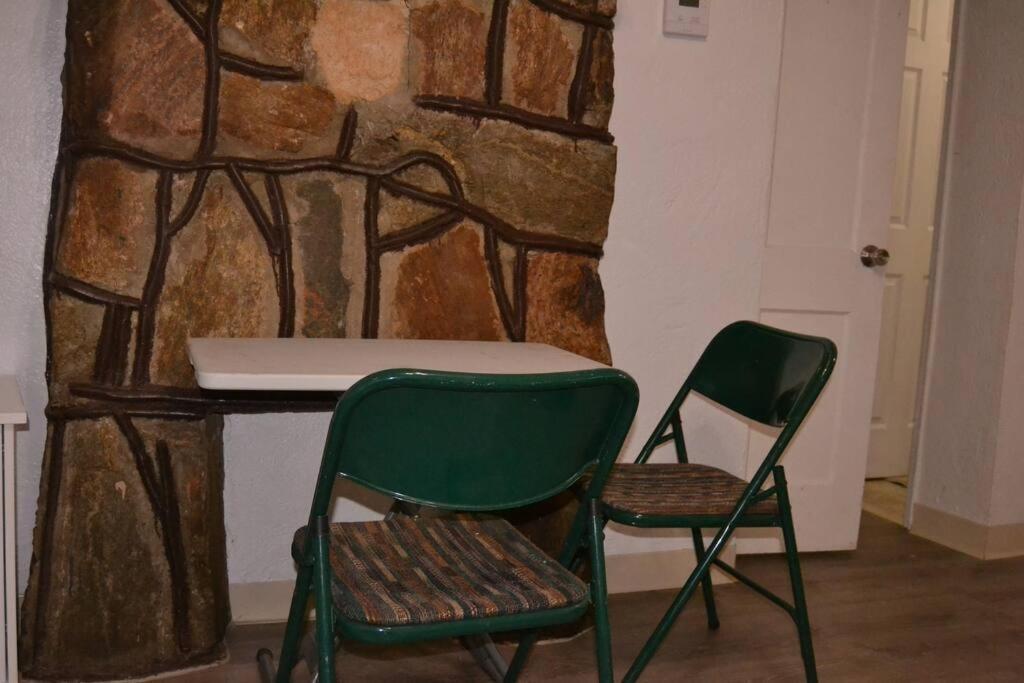 Bright And Cozy Lighthouse Cottage In Greenville Sc Екстериор снимка